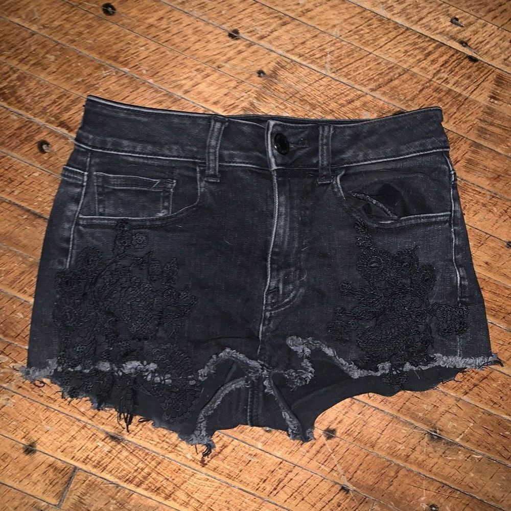 American Eagle black hi-rise shortie size 2 cutoff shorts